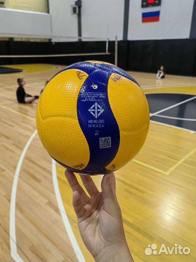 Новые волейбольные мячи Mikasa V300W и V200W