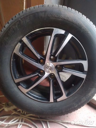 R16 Michelin CrossClimate SUV 215/65, PCD 5x114.3 DIA 67.1