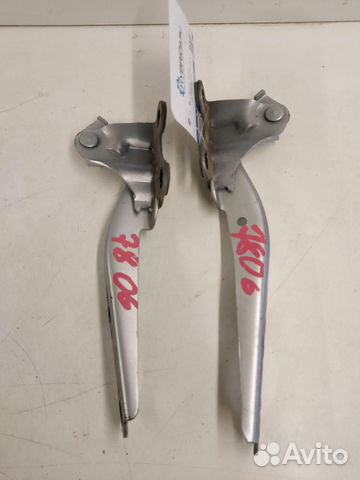 Петля капота правая Toyota Prius 2 NHW20