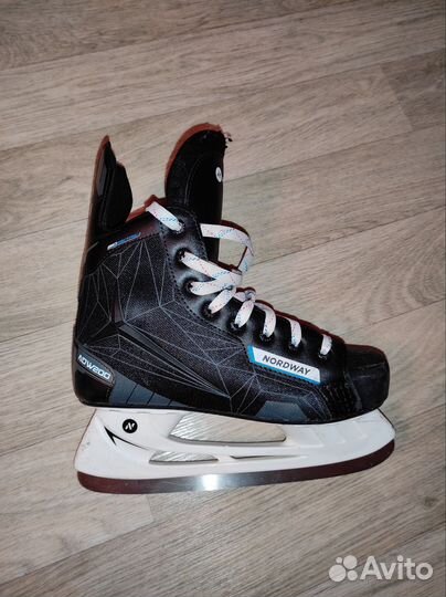 Коньки хоккейные 40 размер