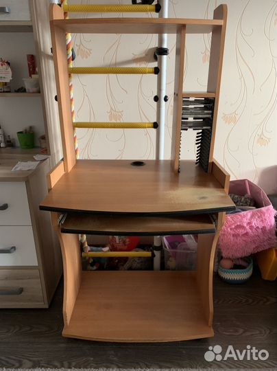 Компьютерный стол