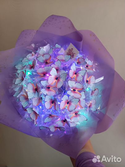 Светящийся букет из бабочек