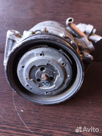 Компрессор кондиционера BMW 5 E60 E61 6 Е63 Е64 7