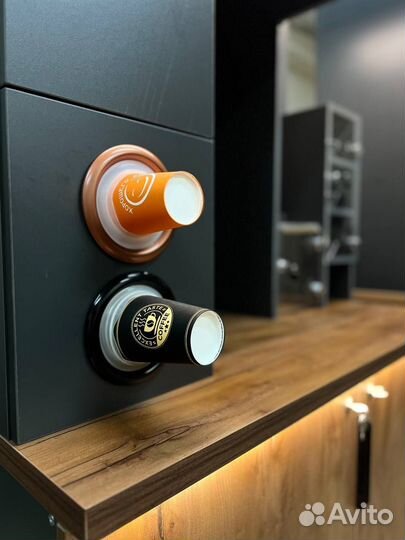 Диспенсер для стаканов