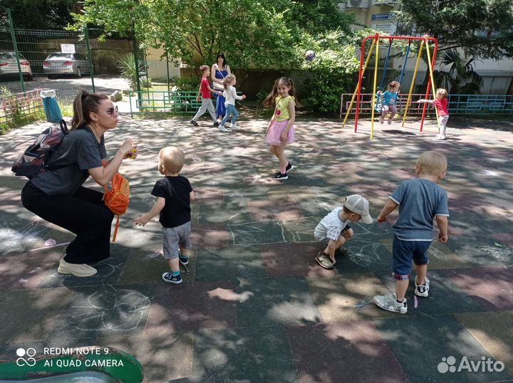 Няня, у себя дома, на своей территории