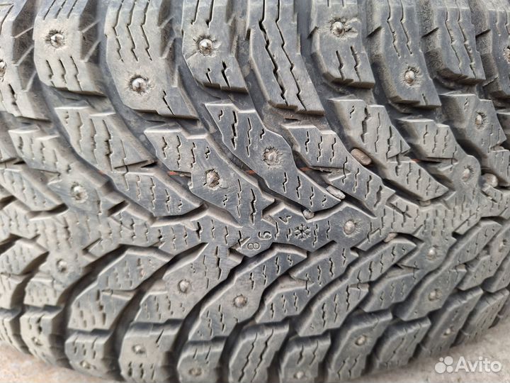 Nokian Tyres Hakkapeliitta 9 215/50 R17 95T