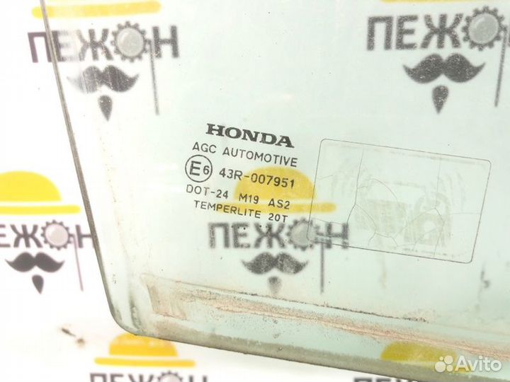 Стекло двери переднее правое Honda Civic 8 1.8