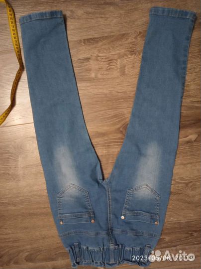 Джинсы