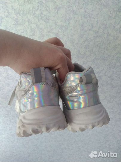 Кроссовки на девочку