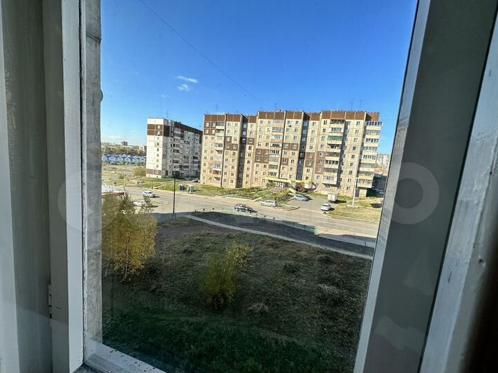 2-к. квартира, 52 м², 4/9 эт.