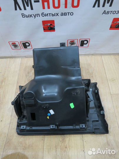 Бардачок Skoda Rapid