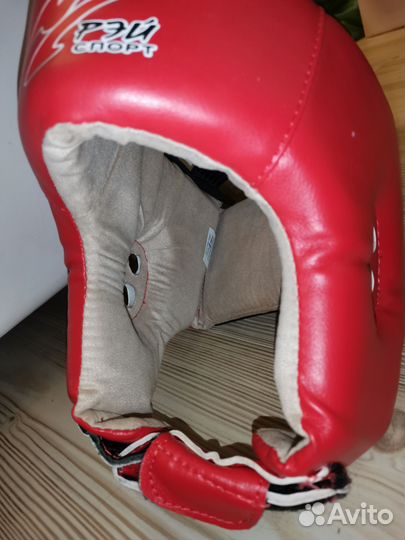 Боксерский шлем,боксерские перчатки,экипировка