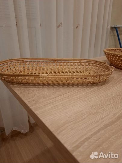 Корзинки блюда плетеные, ложки деревянные