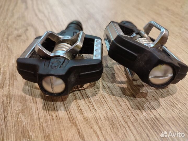 Педали для велосипеда контактные