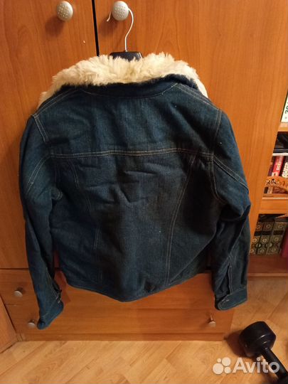 Джинсовая куртка с меховой подкладкой