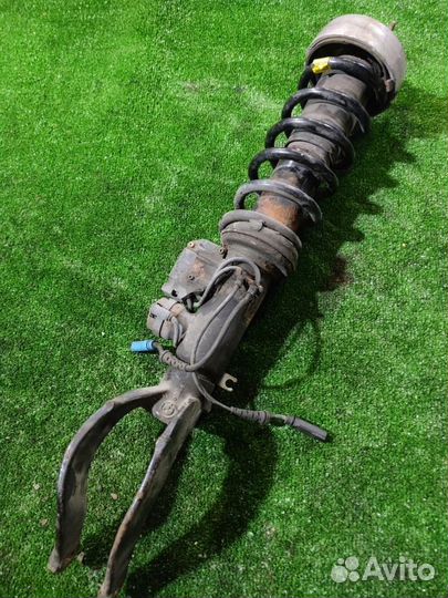 Амортизатор передний правый Bmw E70