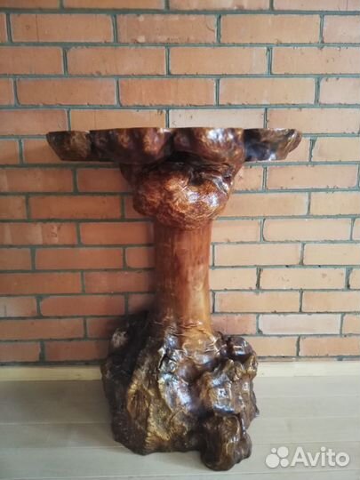 Столик консольный