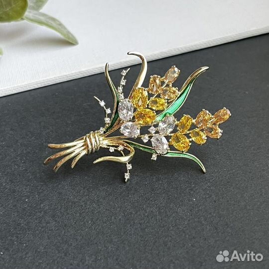 Брошь букет