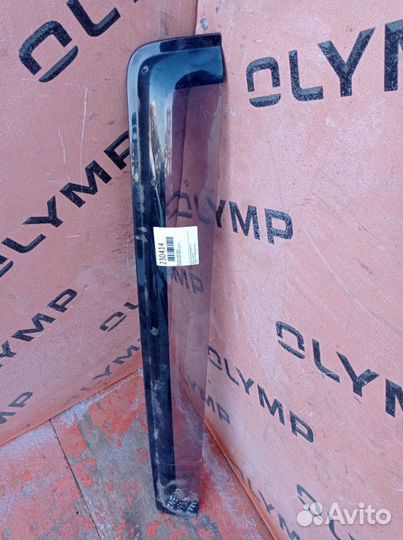 Ветровик задний правый Toyota Wish ZNE10 1ZZ-FE