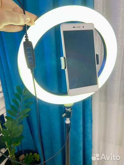 Кольцевая лампа 26 см со штативом
