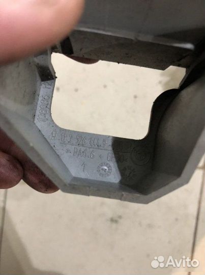 Крепление кассеты радиаторов Bmw E9X