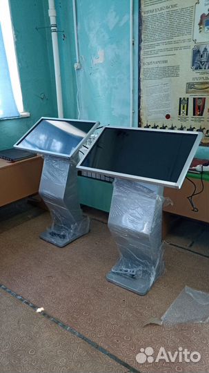 Сенсорный киоск интерактивный тачскрин dvs 43