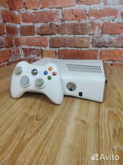 Прошитый Freeboot белый Xbox 360 Slim 500GB + игры