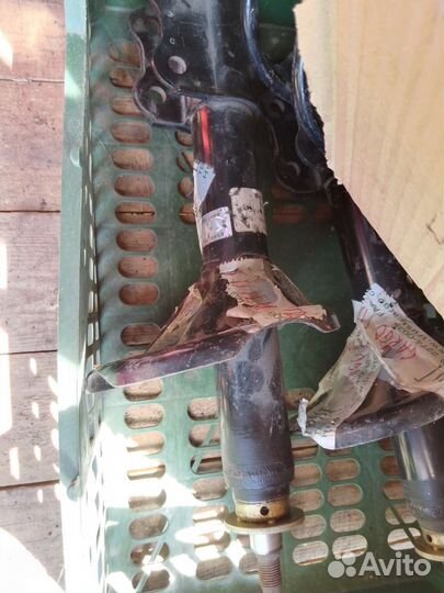 Продам стойки передней подвески на киа