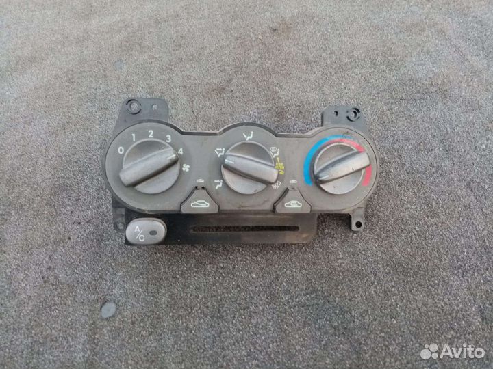 Блок управления отопителем Hyundai Accent 2