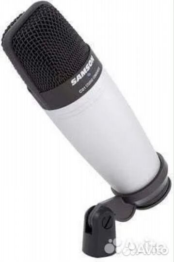 Студийный микрофон и звуковая карта