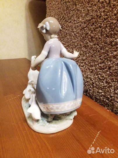 Статуэтка фарфоровая Lladro 