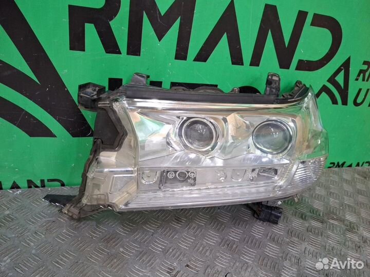 Фара левая Toyota Land Cruiser 200 2015-2021
