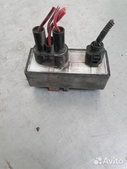 Реле электровентилятора Skoda Octavia (A4) рест