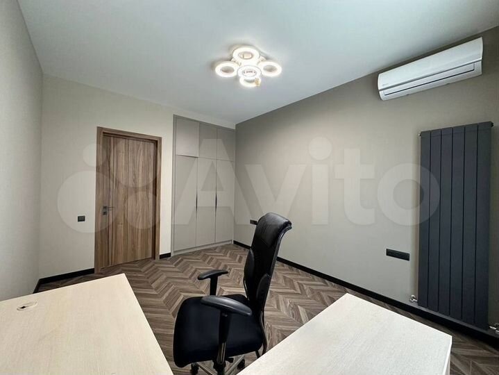 3-к. квартира, 90 м², 7/8 эт.