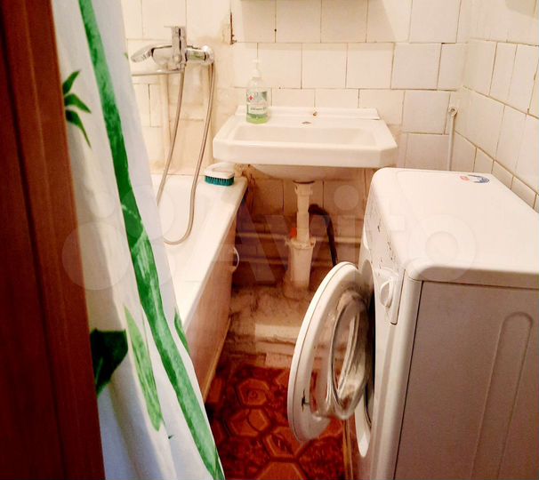 2-к. квартира, 42 м², 1/5 эт.