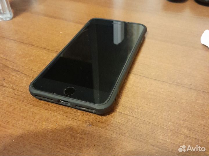 iPhone 8 Plus, 64 ГБ