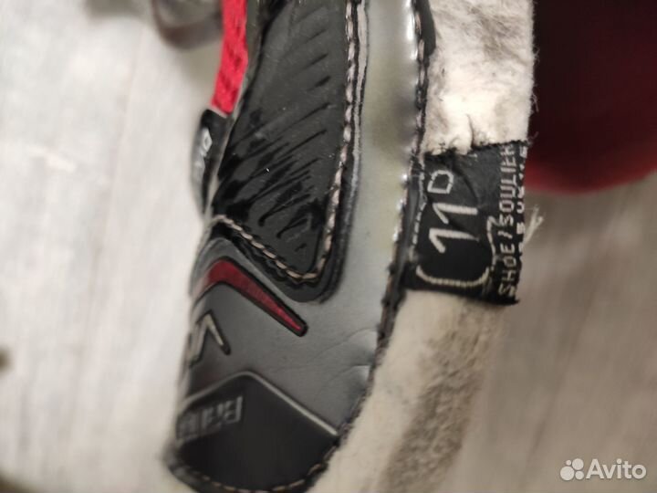 Профессиональные вратарские коньки bauer pro 1x