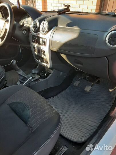 Автоинструктор. Инструктор по вождению на механику