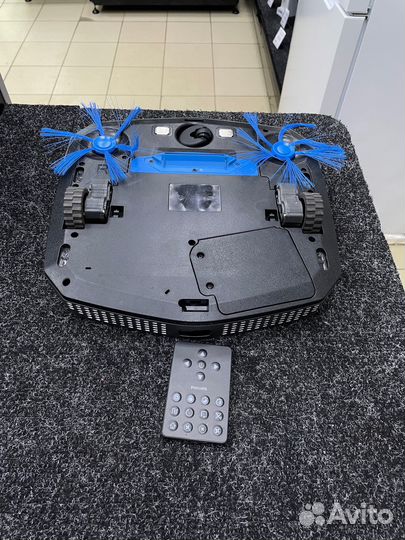 Робот-пылесос Philips FC8796 SmartPro Easy