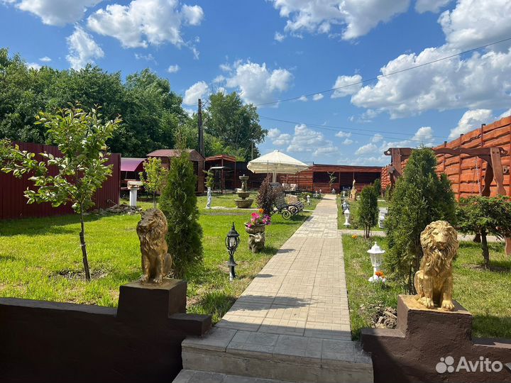 Летняя терраса с рестораном и гостиницей