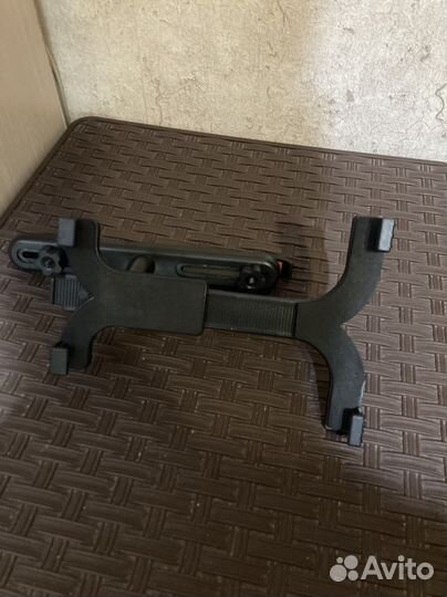 Крепление для планшета в авто