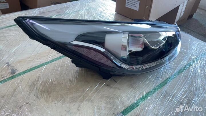 Фара передняя правая Hyundai IX 35 2013-2015