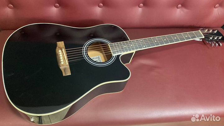 Гитара электроакустическая чёрная