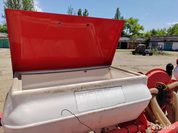 Сеялка Agromaster Planter D8, 2012