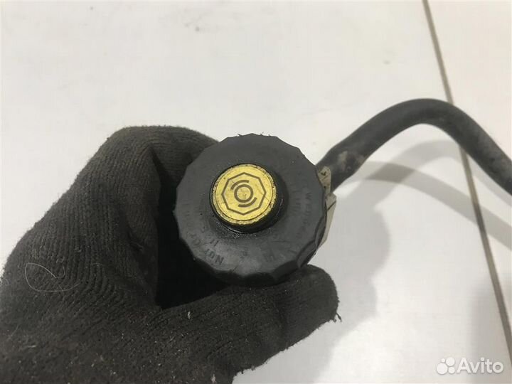 Бачок главного цилиндра сцепления Opel Zafira B 2