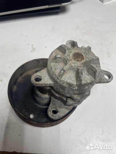 Натяжитель ремня мерседес с202