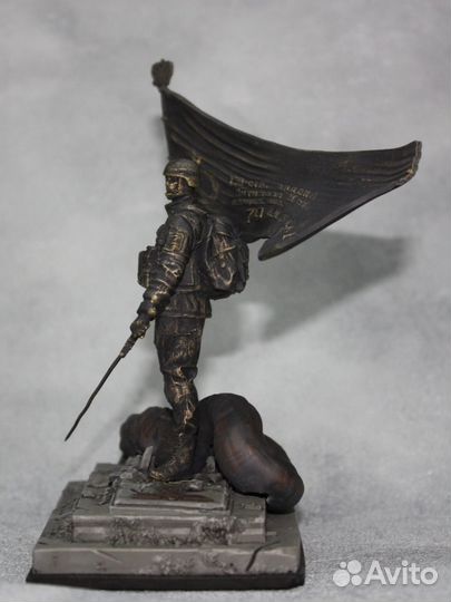 Статуэтка посвященная сво