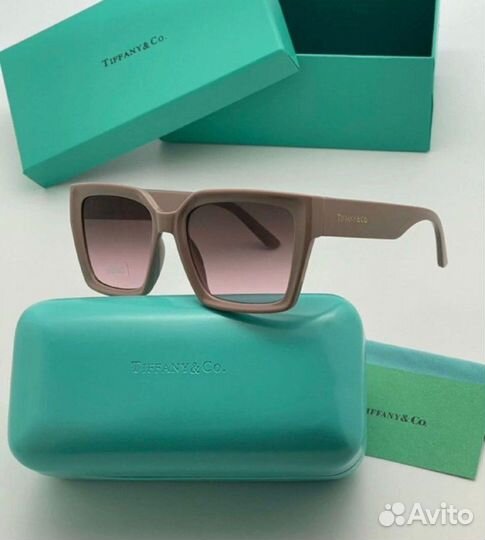 Солнцезащитные очки женские брендовые