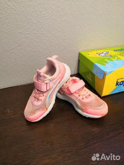 Кроссовки летние