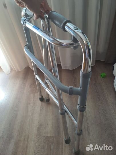 Ходунки для взрослых шагающие